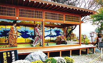 南陽の菊人形展